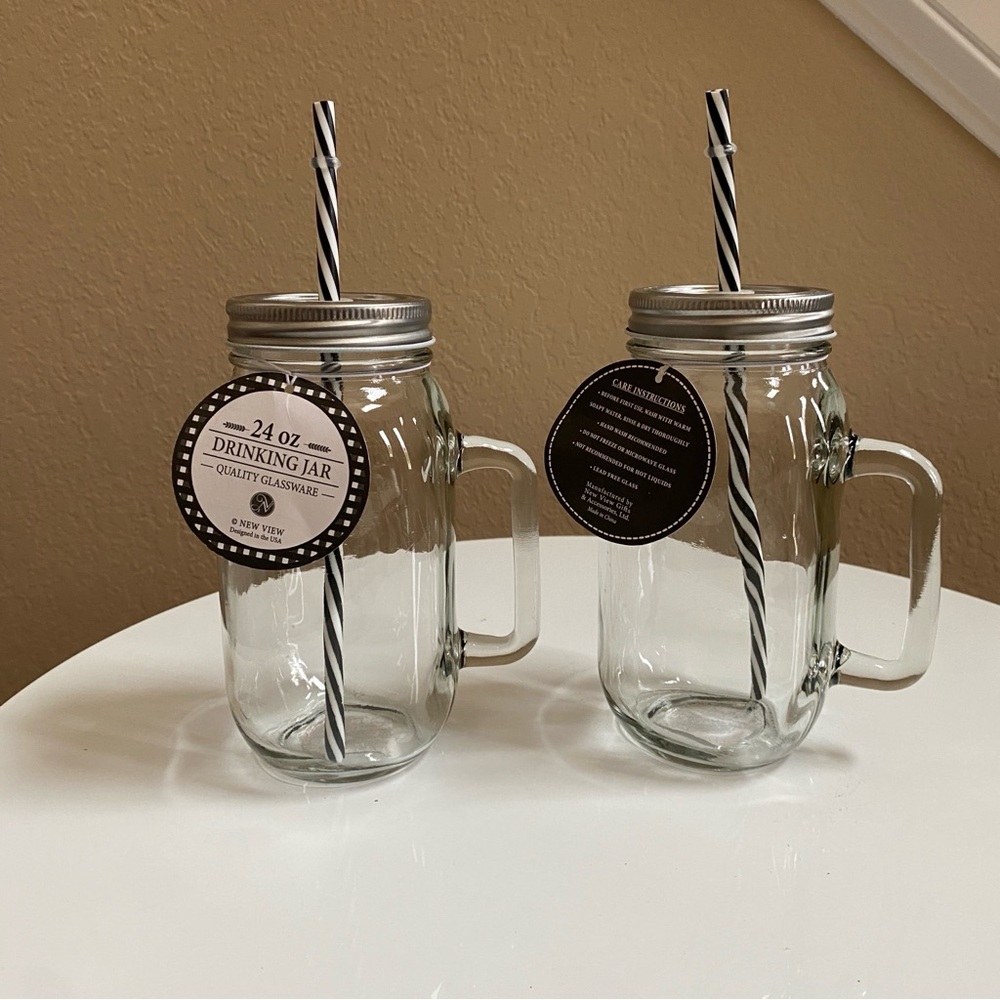 Set of 2 24 oz Glass Drinking Jars with handles and Straws